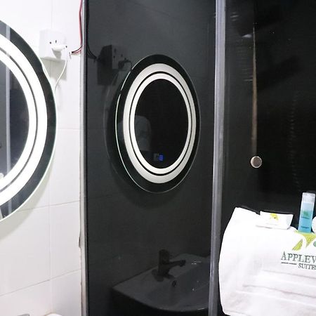 Appleville Suites Ikeja Esterno foto