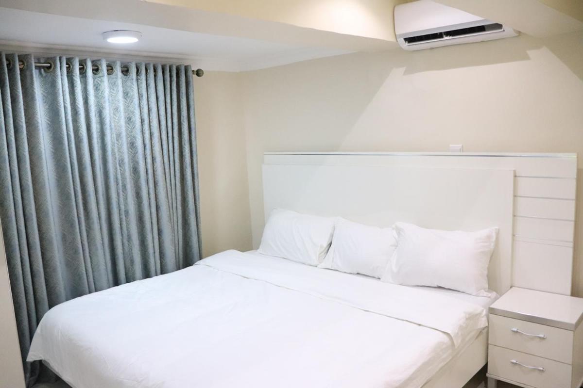 Appleville Suites Ikeja Esterno foto