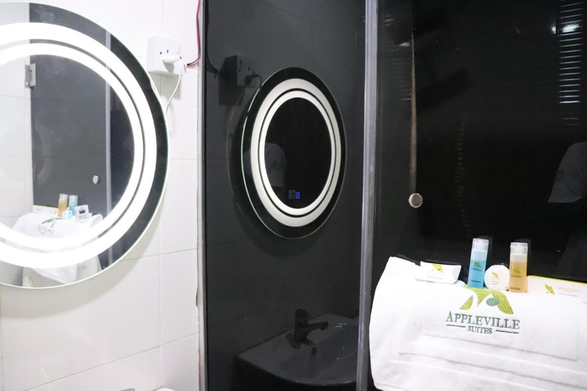 Appleville Suites Ikeja Esterno foto