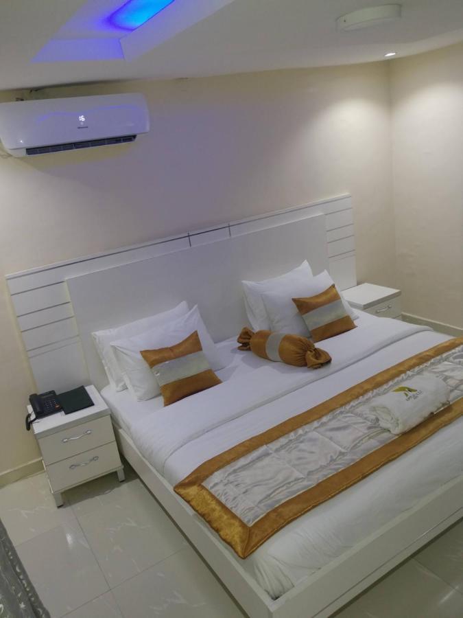Appleville Suites Ikeja Esterno foto