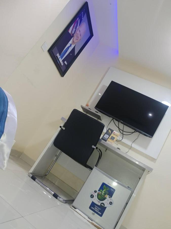 Appleville Suites Ikeja Esterno foto