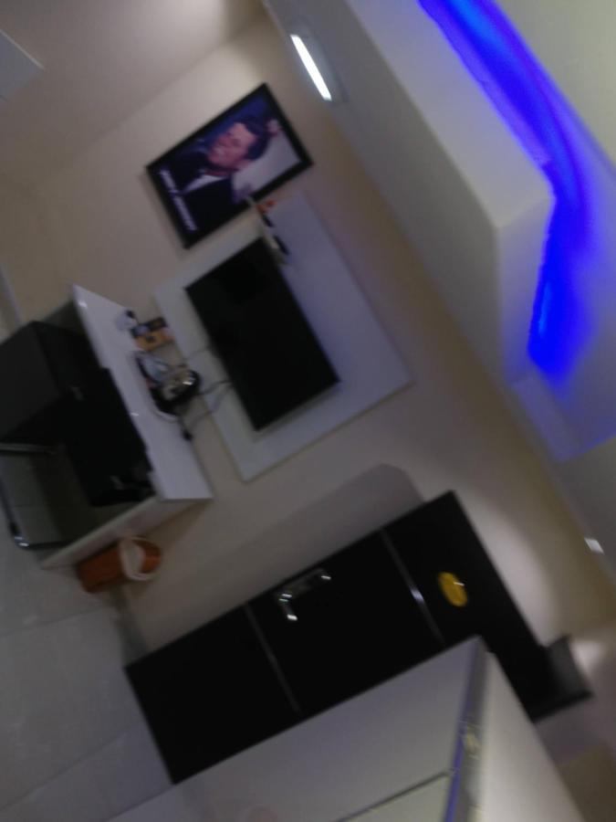 Appleville Suites Ikeja Esterno foto