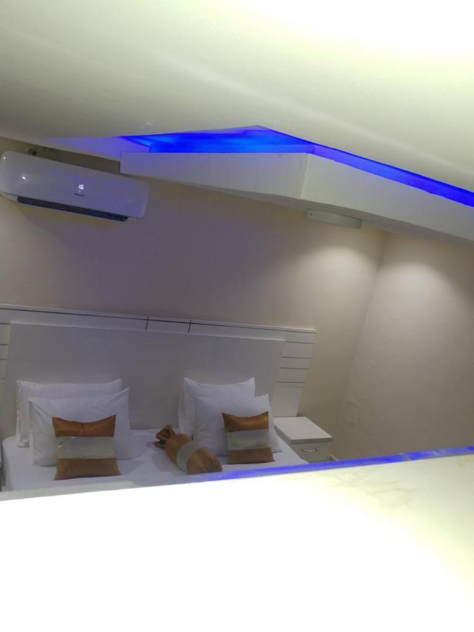 Appleville Suites Ikeja Esterno foto