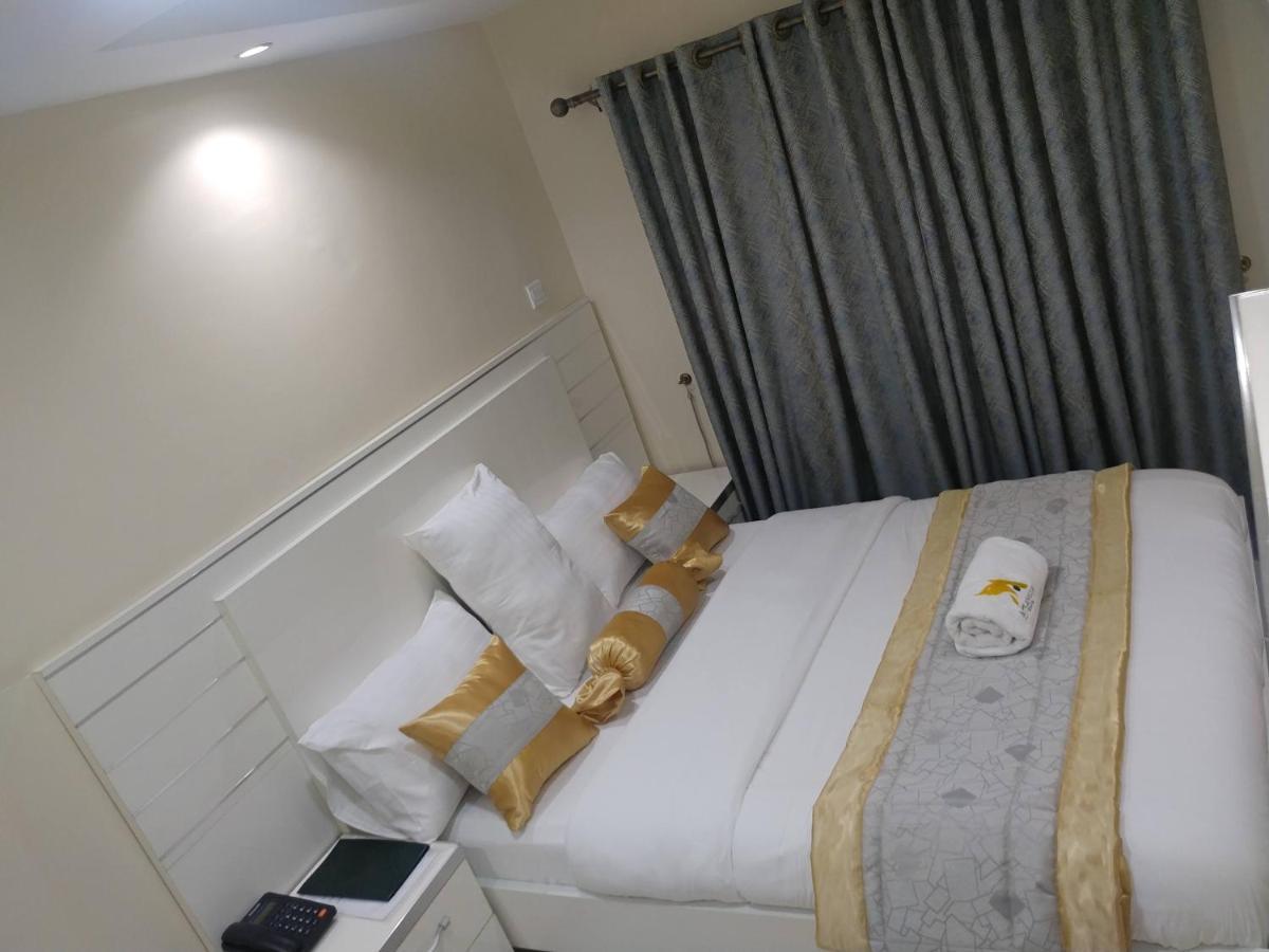 Appleville Suites Ikeja Esterno foto