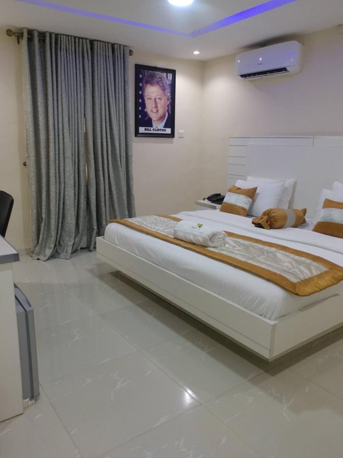Appleville Suites Ikeja Esterno foto