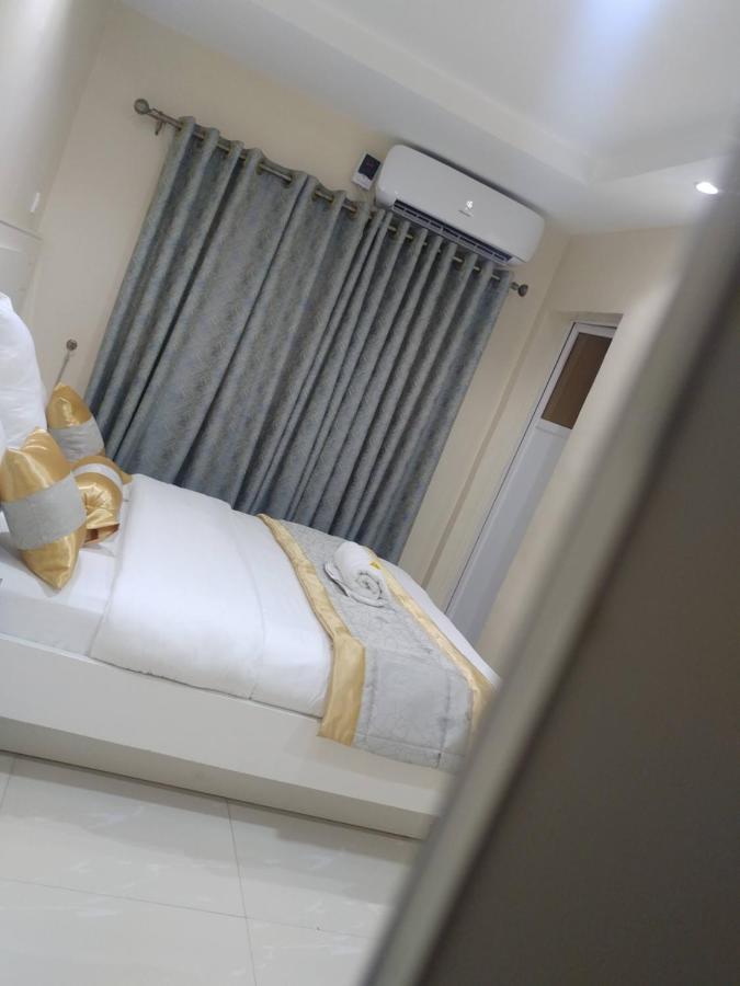 Appleville Suites Ikeja Esterno foto