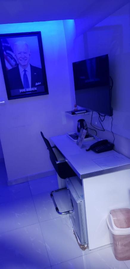 Appleville Suites Ikeja Esterno foto