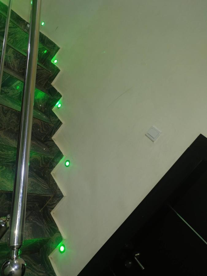 Appleville Suites Ikeja Esterno foto