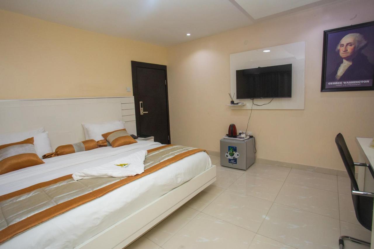 Appleville Suites Ikeja Esterno foto